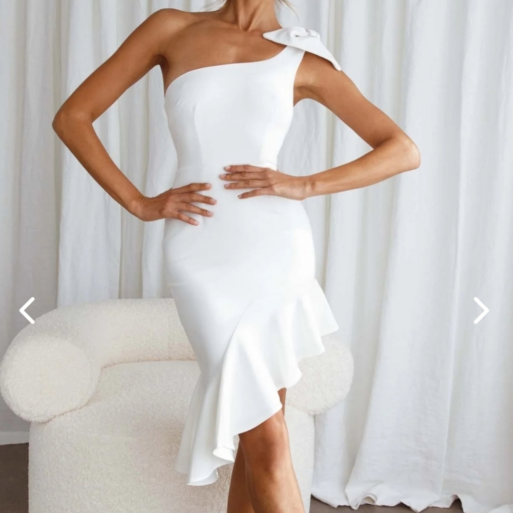 Selfie Leslie White One-Shoulder Dress